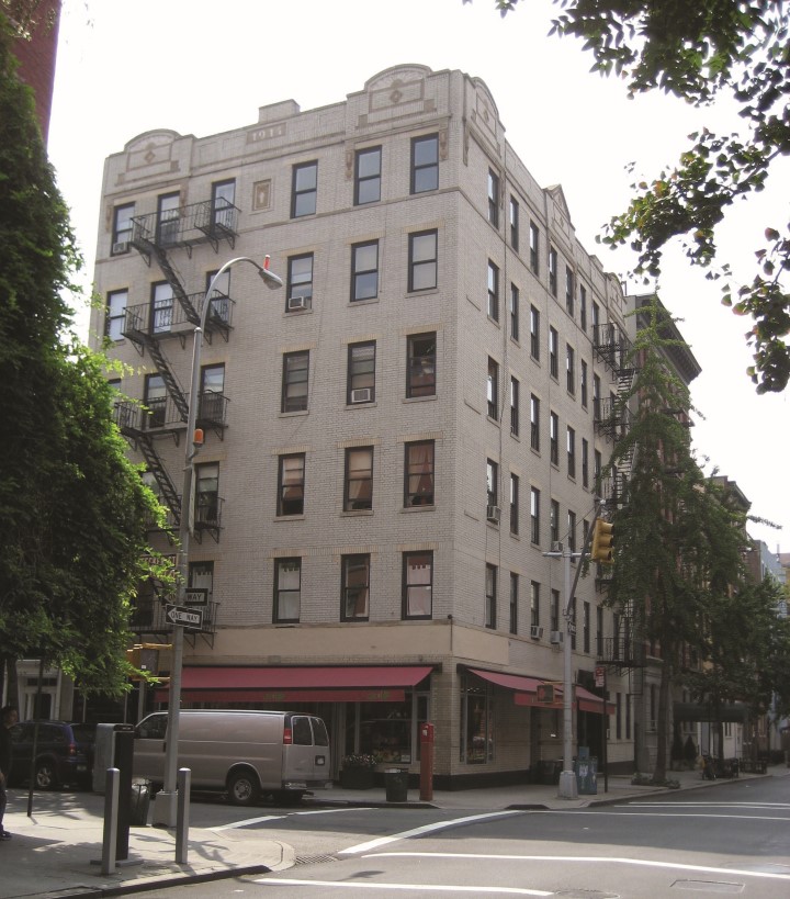 Photo 1 of 92 Perry Street 5, West Village, NYC, $9,000, Web #: 22924259