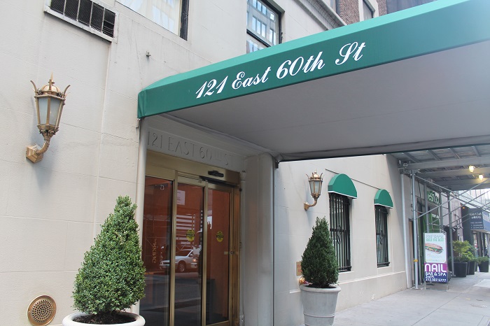 121 East 60th Street 3B, Upper East Side, NYC - 0.5 Bathrooms  
6 Rooms - 