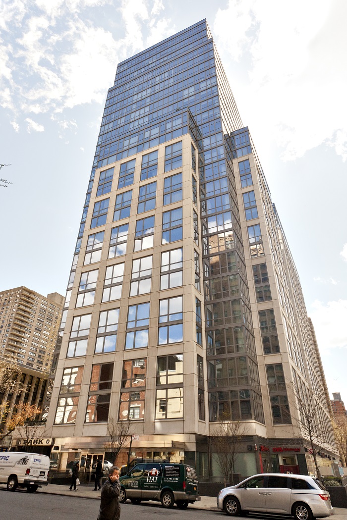 Photo 1 of 200 West End Avenue 6E, Upper West Side, NYC, $2,530,000, Web #: 16157578