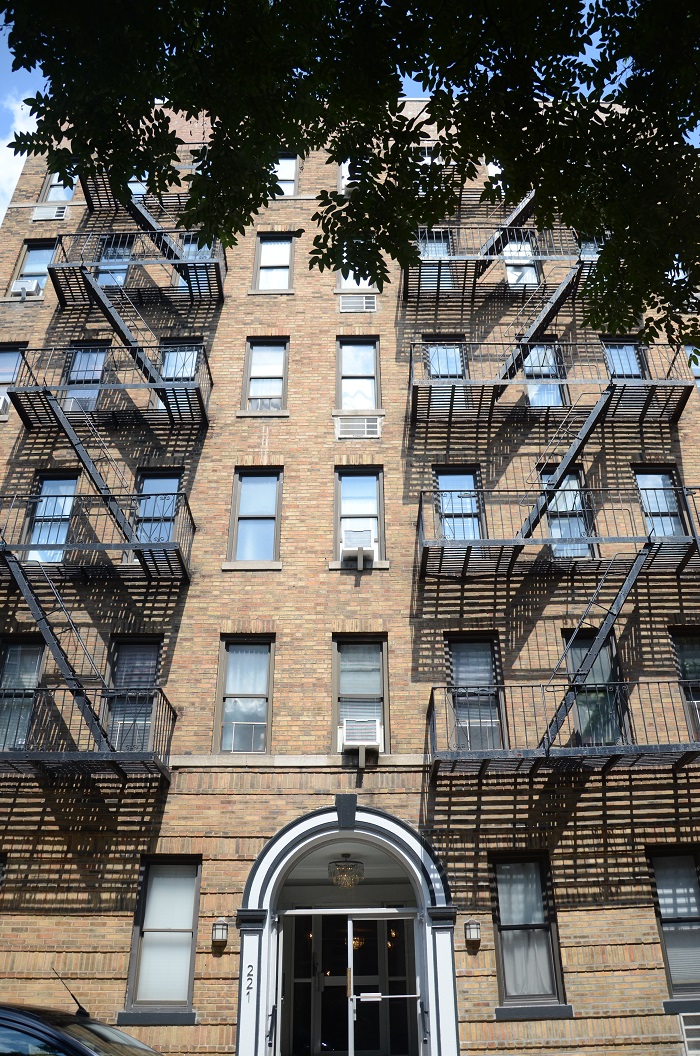 Photo 1 of 221 East 76th Street 2A, Upper East Side, NYC, $2,295, Web #: 20649557