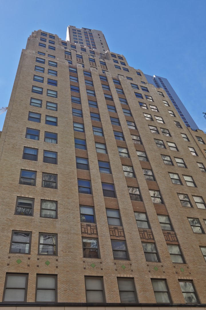 Photo 1 of 88 Greenwich Street 2006, Financial District, NYC, $810,000, Web #: 22063426